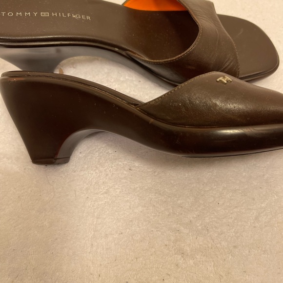 Tommy Hilfiger Brown Leather Sandals Size  8 (5) - Picture 5 of 7